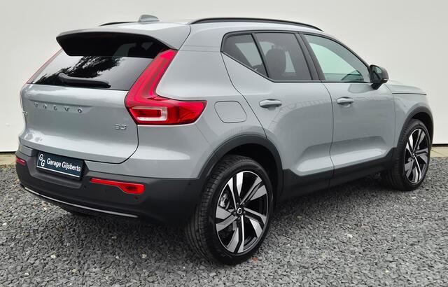 Volvo XC40 2.0 B3 Ultra Dark Panorama Dak - MY 2026 - 20" Wielen - Lighting pack - Lounge-pakket - Harman Kardon Audio - 360 Camera - Climate - Privacy Glass - R980 Interieur - voorruit verwarming - Power seats met memory