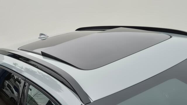 Volvo XC40 2.0 B3 Ultra Dark Panorama Dak - MY 2026 - 20" Wielen - Lighting pack - Lounge-pakket - Harman Kardon Audio - 360 Camera - Climate - Privacy Glass - R980 Interieur - voorruit verwarming - Power seats met memory