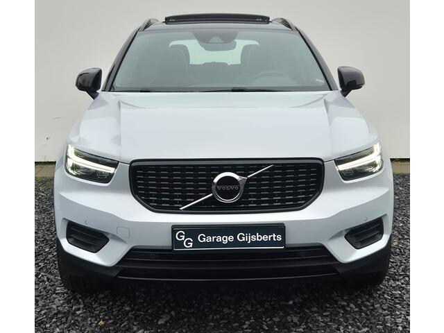Volvo XC40 1.5 T4 Recharge R-Design Panorama Dak - 20" Wielen - Two Tone - Camera achter - Smartphone lader - Privacy Glass - Climate - MY 2022.