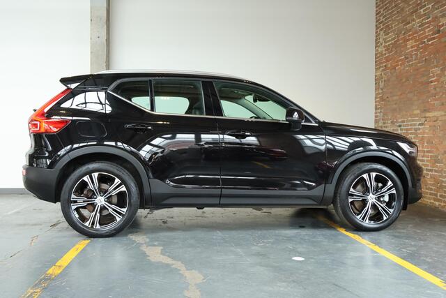 Volvo XC40 T5 Twin Engine Inscription | Stoelverwarming | Parkeersensoren voor + achter | Parkeercamera | Volvo on Call | Navigatie | Lederen bekleding | 1ste Eigenaar | Dealeronderhouden |