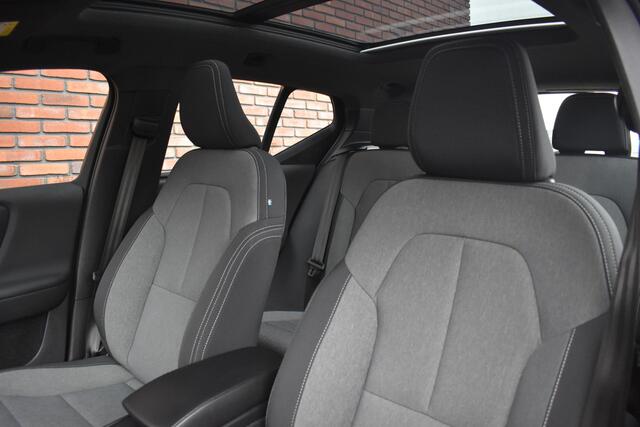 Volvo XC40 B3 177PK Momentum Business | Schuif-/kanteldak | Climate Pack | Park Assist Pack |