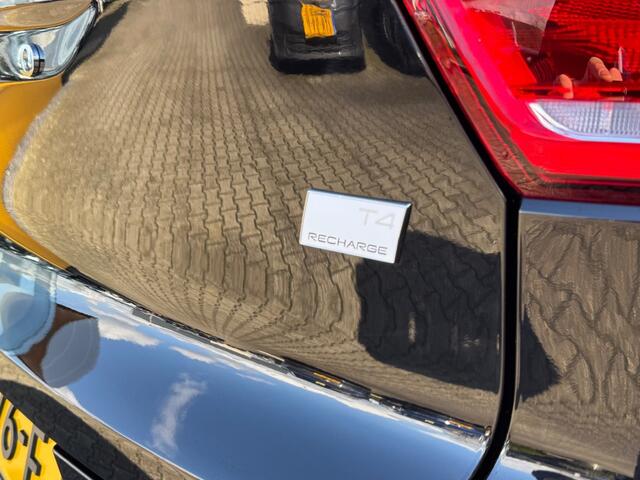 Volvo XC40 1.5 T4 Plus Dark - stoel/stuur verwarming - elec. stoelen - camera