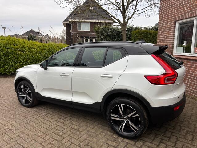 Volvo XC40 2.0 B4 R-design, 360cam, Stuur/stoel ruit verw. 12/2021