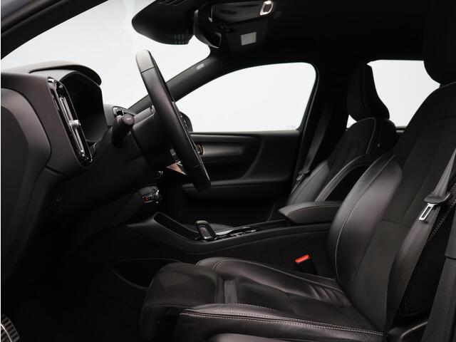 Volvo XC40 T4 211PK Recharge R-Design / 20" / Adaptieve Full Led / Voorruitverwarming / Harman Kardon / Stuur + Stoelverwarming / Keyless / Elektrische Achterklep /