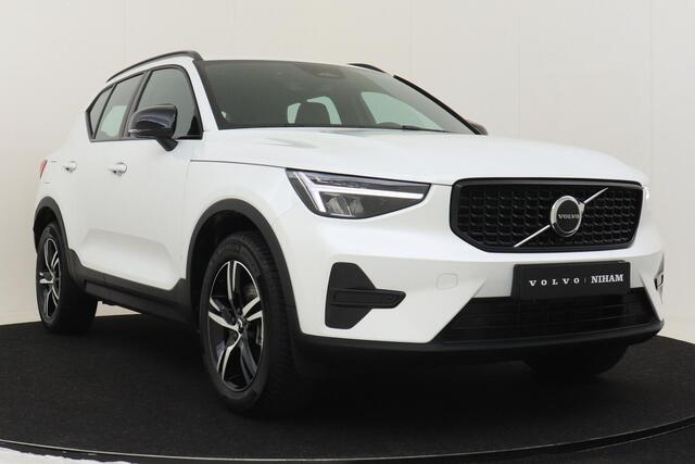 Volvo XC40 B4 (M-HYBRID) PLUS DARK -CAMERA|ADAP.CRUISE|VERW.VOORRUIT|TREKHAAK|HARMAN/KARDON