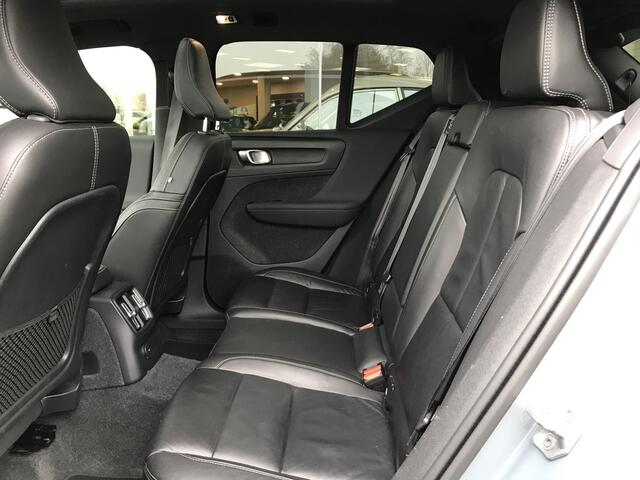 Volvo XC40 1.5 T4 Recharge R-Design | Rijklaar incl 12 mnd Bovag | Panoramadak Keyless 360 camera Standkachel