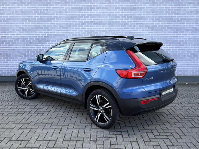 Volvo XC40 1.5 T5 Recharge R-Design | Plug-in Hybrid (PHEV) | Panoramadak | Elektrisch Verstelbare Voorstoelen | Harman Kardon Audio | 360 Graden Camera | Stoelverwarming | Trekhaak | Lederen Bekleding