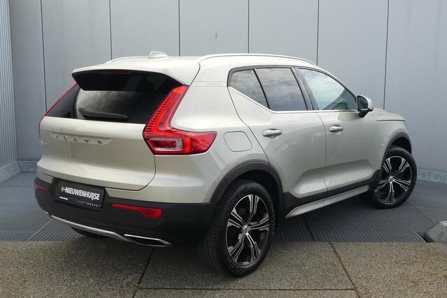 Volvo XC40 2.0 T4 AWD Inscription | Harman Kardon Audio | Four-C Demping | Trekhaak | Panoramadak | Elektrisch Verstelbare Voorstoelen | Achteruitrijcamera | Keyless Entry | Elektrische Achterklep | LED Koplampen Adaptief | Navigatie | BLIS | Cruise Control Adaptief