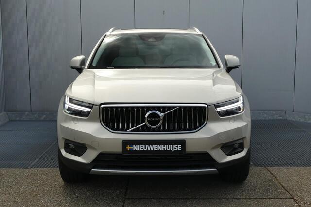 Volvo XC40 2.0 T4 AWD Inscription | Harman Kardon Audio | Four-C Demping | Trekhaak | Panoramadak | Elektrisch Verstelbare Voorstoelen | Achteruitrijcamera | Keyless Entry | Elektrische Achterklep | LED Koplampen Adaptief | Navigatie | BLIS | Cruise Control Adaptief
