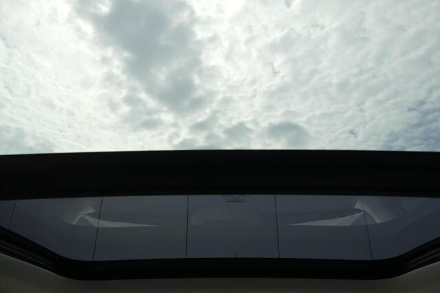 Volvo XC40 2.0 T4 AWD Inscription | Harman Kardon Audio | Four-C Demping | Trekhaak | Panoramadak | Elektrisch Verstelbare Voorstoelen | Achteruitrijcamera | Keyless Entry | Elektrische Achterklep | LED Koplampen Adaptief | Navigatie | BLIS | Cruise Control Adaptief