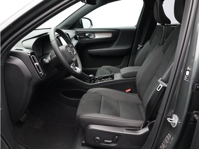 Volvo XC40 2.0 B4 Plus Dark / Panoramadak / Nubuck Bekleding / Harman Kardon / Elektrische Stoelen / BLIS / Stoel+Stuurverwarming /