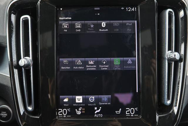 Volvo XC40 T5 Recharge R-Design - IntelliSafe Assist & Surround - Adaptieve LED koplampen - Parkeercamera achter - Verwarmde voorstoelen & stuur - Parkeersensoren voor & achter - Elektr. bedienb. voorstoelen met geheugen links - Draadloze tel. lader - Extra getint g