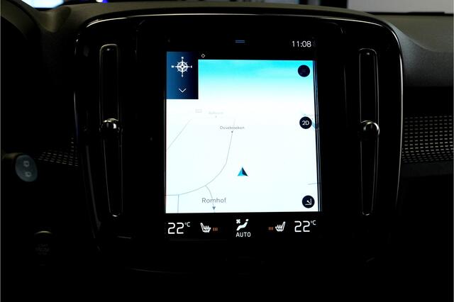 Volvo XC40 1.5 T5 Plug-in Hybrid 193kW/262pk DCT7 R-Design PANORAMADAK + HARMAN/KARDON + ADAPT.CRUISE + PILOT ASSIST + NAVI SENSUS + BLIS + EL.TREKHAAK + LANE ASSIST + EL.STOELEN + STOEL-&STUURVERWARMING + CAMERA + KEYLESS + PARKSENSOREN V&A + 19" LM-VELGEN!!