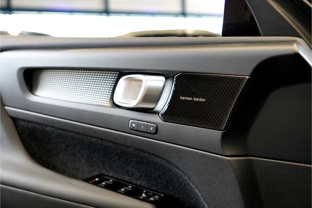 Volvo XC40 1.5 T5 Plug-in Hybrid 193kW/262pk DCT7 R-Design PANORAMADAK + HARMAN/KARDON + ADAPT.CRUISE + PILOT ASSIST + NAVI SENSUS + BLIS + EL.TREKHAAK + LANE ASSIST + EL.STOELEN + STOEL-&STUURVERWARMING + CAMERA + KEYLESS + PARKSENSOREN V&A + 19" LM-VELGEN!!