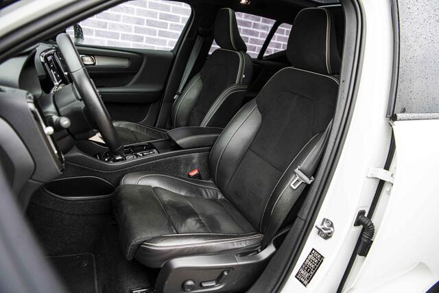 Volvo XC40 1.5 T5 Recharge R-Design | Plug-in Hybrid (PHEV) | Panoramadak | 360 Graden Camera | Harman Kardon Audio | Trekhaak | Elektrisch Verstelbare Voorstoelen | Keyless Entry | Elektrische Achterklep | Navigatie