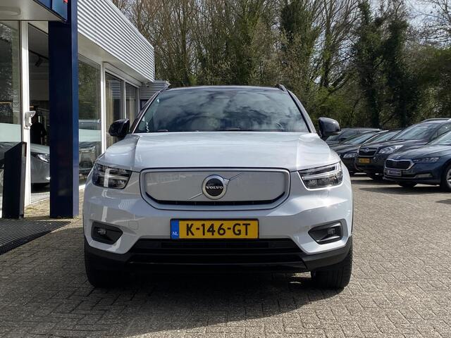 Volvo XC40 Recharge P8 AWD R-Design / 408 Pk / Automaat / NL-Auto / Dealer-Onderhouden / Leder-Alcantara / Digitaal-Dashboard / Keyless / LED / DAB / Navi / Apple-Carplay&Android-Auto / Stuur+Stoelverwarming / Adaptieve Cruise-Control / Climate-Control / ELKTR-Achte
