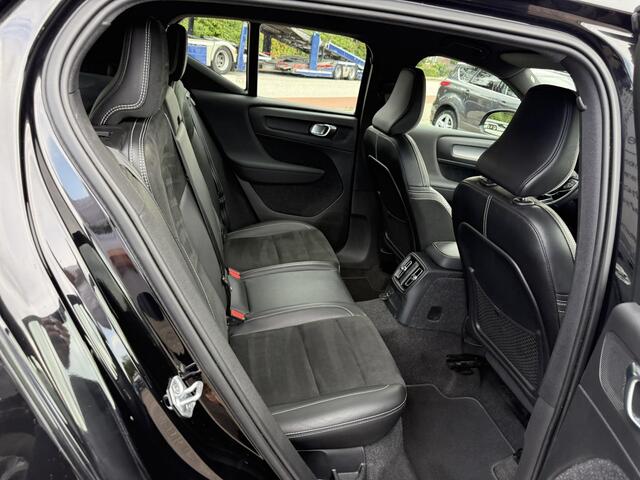 Volvo XC40 1.5 T4 Recharge R-Design 210pk | Parking pack | Draadloos opladen | PHEV | 1.800kg Trekgewicht