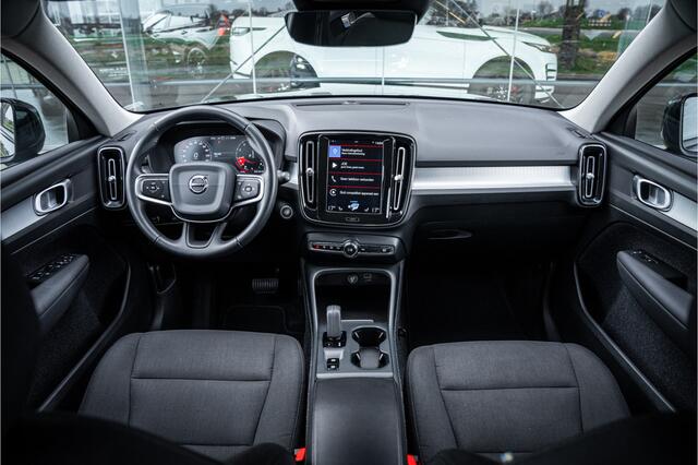 Volvo XC40 T3 Momentum Pro Automaat ** Winter-line ** Carplay **