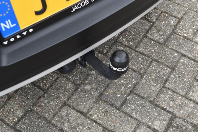 Volvo XC40 B4 211PK Business Pro | Trekhaak | ACC | Blis | Camera | 18"LMV