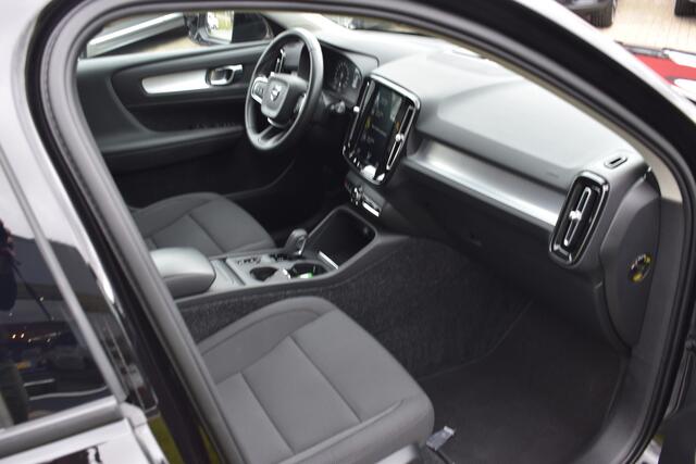 Volvo XC40 B4 211PK Business Pro | Trekhaak | ACC | Blis | Camera | 18"LMV