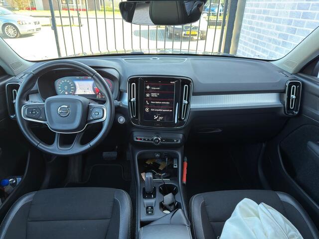 Volvo XC40 1.5 T5 Twin Engine R-Design | Adaptieve Cruise Control | BLIS | Parkeersensoren Voor + Achter | Trekhaak | Parkeercamera |