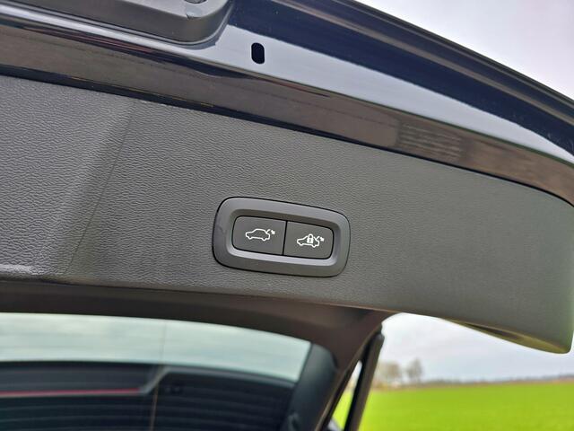 Volvo XC40 1.5 T5 Recharge Inscription - 260 Pk - Plug-IN Hybrid - Pano - Leder