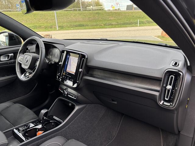 Volvo XC40 1.5 T4 Plug-in hybrid Ultimate Dark Pano dak I Navi I Camera
