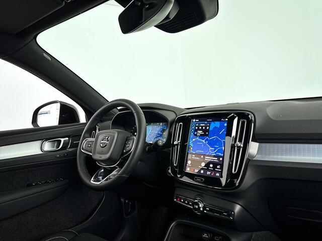 Volvo XC40 B4 Plus Black Edition | Panoramadak | 360° camera | Harman Kardon | Stoel- en Stuurverwarming | Trekhaak