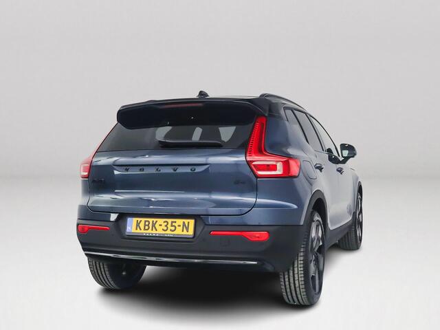 Volvo XC40 B4 Plus Black Edition | Panoramadak | 360° camera | Harman Kardon | Stoel- en Stuurverwarming