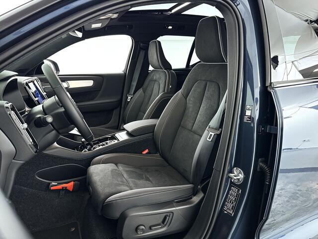 Volvo XC40 B4 Plus Black Edition | Panoramadak | 360° camera | Harman Kardon | Stoel- en Stuurverwarming