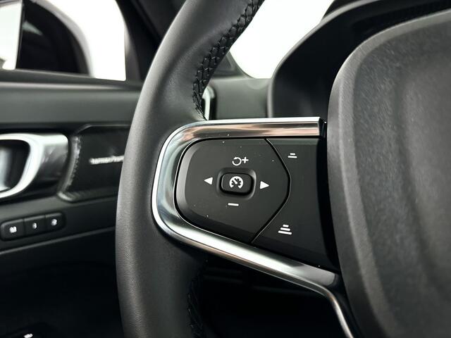 Volvo XC40 B4 Plus Black Edition | Panoramadak | 360° camera | Harman Kardon | Stoel- en Stuurverwarming