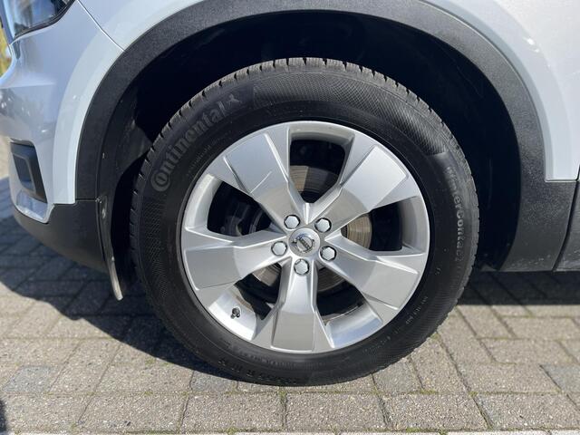 Volvo XC40 T2 Momentum Pro | Parkeercamera | Keyless Entry | Handgeschakeld |