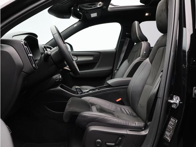 Volvo XC40 T5 262PK Recharge R-Design / Panorama Dak / Trekhaak / 360gr Camera / Elekt. Verstelbare Stoelen / Verwarmbare Voorstoelen + Stuurwiel /