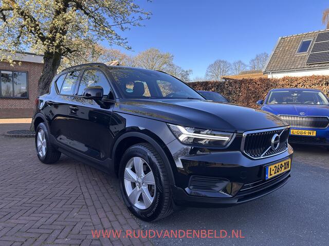 Volvo XC40 1.5 T2 Momentum Core TREKHAAK / STUUR+STOELVERWARMING / CARPLAY / CRUISE