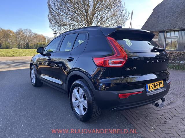 Volvo XC40 1.5 T2 Momentum Core TREKHAAK / STUUR+STOELVERWARMING / CARPLAY / CRUISE