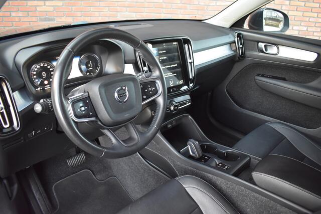 Volvo XC40 T4 211PK Recharge Inscription Expression | Trekhaak | Adaptive Cruise | Climate Pack | Park Assist |