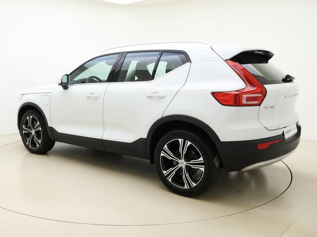 Volvo XC40 T4 211pk Inscription / Leder / BLIS / Adaptieve cruise / Stoel-Stuur verwarming / 19 inch / PDC camera.