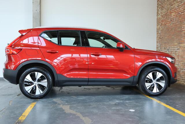 Volvo XC40 T2 Business Pro | Semi-Electrische Wegklapbare trekhaak | Adaptive Cruise Control | 1ste eigenaar | Dealeronderhouden | Parkeerverwarming | BLIS | Parkeersensoren voor + achter | Parkeercamera | Stoelverwarming | Volvo on Call | Comfortstoelen | 18'' Lich