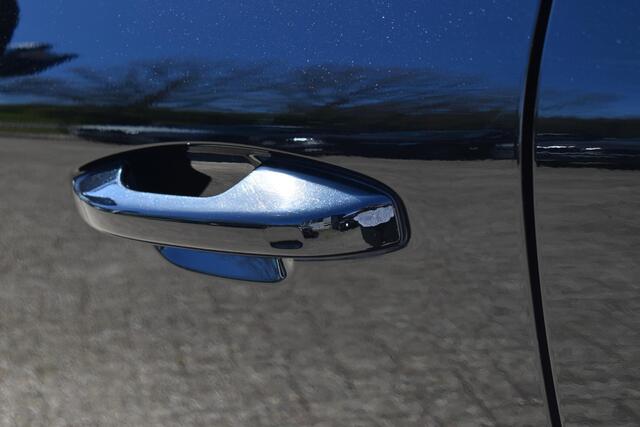 Volvo XC40 T4 Recharge R-Design | Adaptive Cruise Control | Parkeersensoren voor + achter | Parkeercamera | Volvo on Call | Navigatie | Dealeronderhouden |