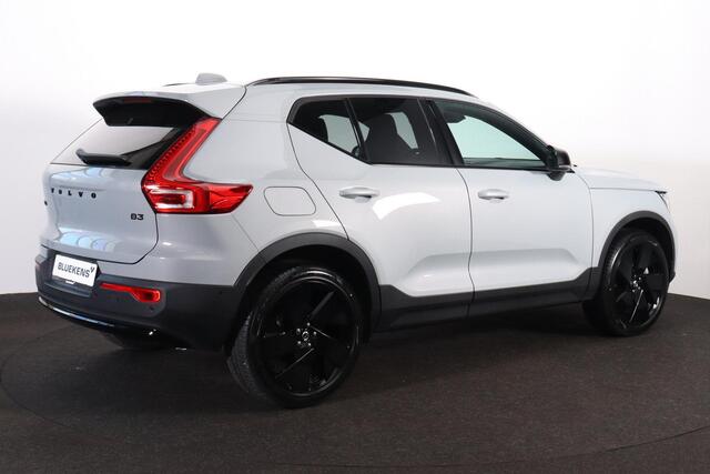 Volvo XC40 B3 Ultra Black Edition - Panorama/schuifdak - IntelliSafe Assist & Surround - 360º Camera - Harman/Kardon audio - LED Pixel koplampen - Verwarmde voorstoelen & stuur - Parkeersensoren voor & achter - Elektr. bedienb. voorstoelen met geheugen links - Draad