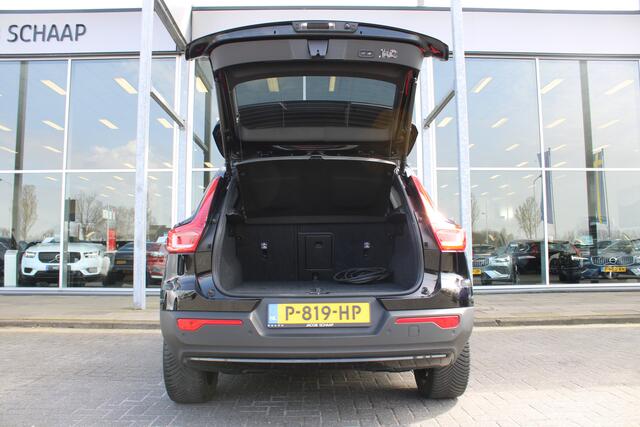 Volvo XC40 Recharge Plus | Adapt. Cruise | Draadloze telefoonlader | El. Trekhaak | PDC V+A | Camera |