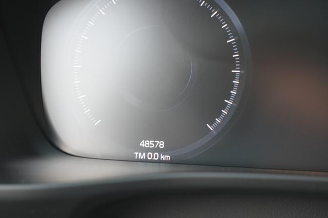 Volvo XC40 1.5 T3 R-DESIGN Panorama Winterpack 49000 km !