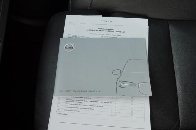 Volvo XC40 1.5 T3 R-DESIGN Panorama Winterpack 49000 km !