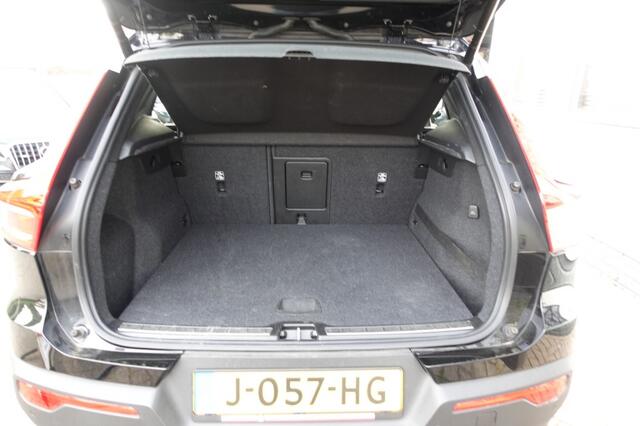 Volvo XC40 1.5 T3 R-DESIGN Panorama Winterpack 49000 km !