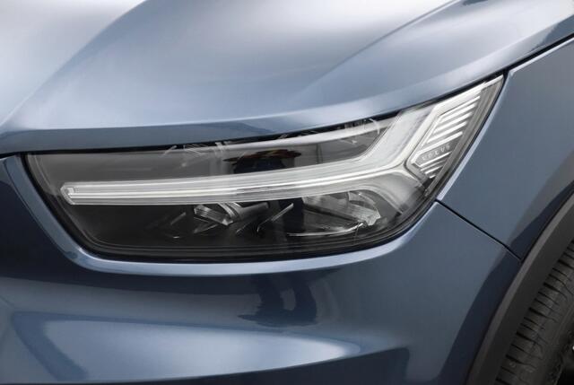 Volvo XC40 Inscription T5 262 pk Recharge Plug-In Hybrid Leder l Camera l K