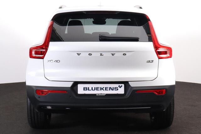 Volvo XC40 B3 Plus Dark - IntelliSafe Assist & Surround - 360º Camera - Harman/Kardon audio - Verwarmde voorstoelen & stuur - Parkeersensoren voor & achter - Elektr. bedienb. voorstoelen met geheugen links - Draadloze tel. lader - Standkachel - Extra getint glas - 1
