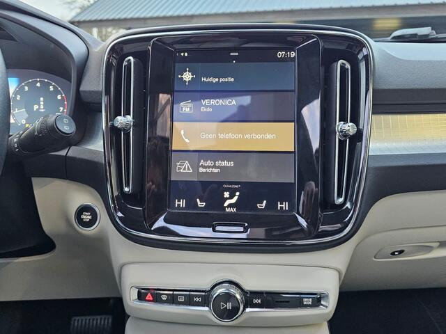 Volvo XC40 2.0 T5 AWD R-Design Intro Edition | Pano | Trekhaak | Leder | Stuur - & stoelverwarming | Blis | App-connect | Elektr. verstelbare stoelen | Elek. achterklep | 360 camera |