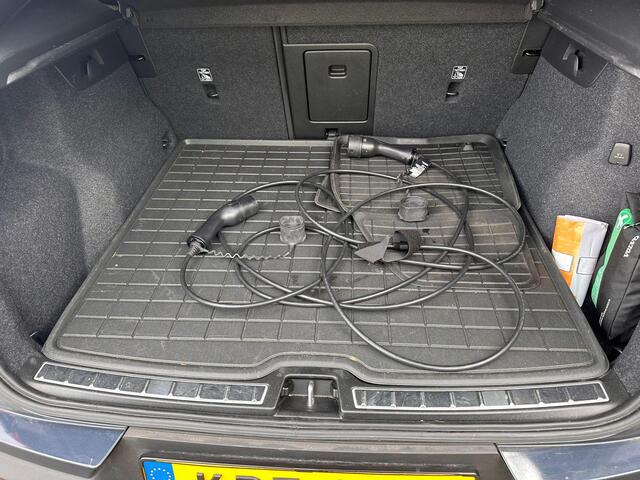 Volvo XC40 1.5 T5 Recharge R-Design | Full Options | Pano | Leder | H&K | Adaptive CC | Stoelverwarming V+A | Lage km-stand! |