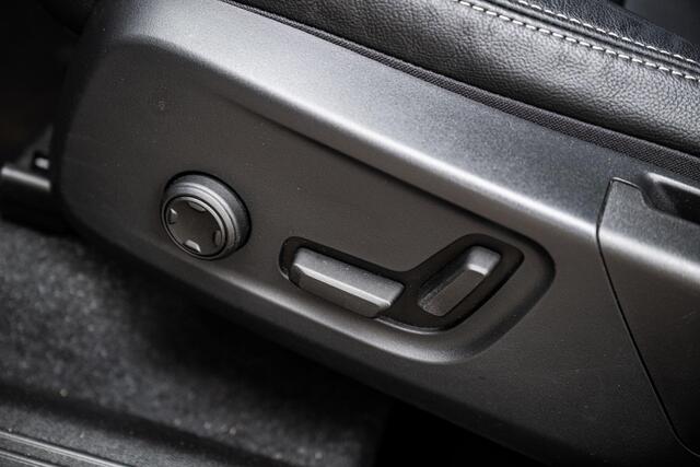 Volvo XC40 1.5 T4 Plug-in hybrid Plus Dark | Adaptieve Cruise Control | Lederen Bekleding | Stoel en Stuurverwarming | Harman Kardon |