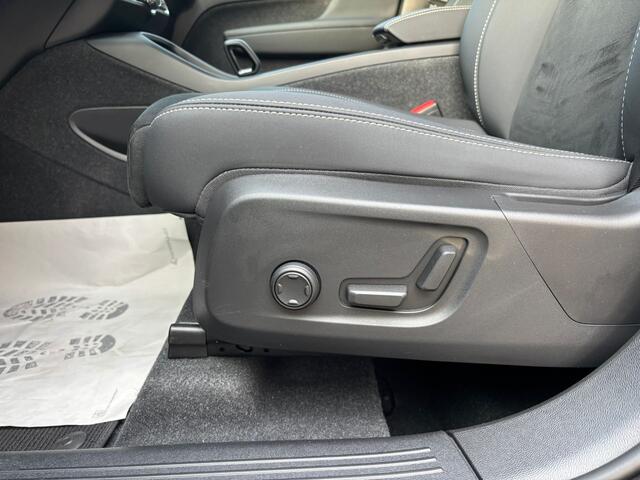 Volvo XC40 1.5 T4 Plug-in hybrid Ultimate Dark,Panodak,Harman Kardon,Bliss.